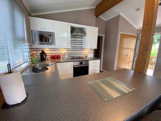 Sunset Lodge - Poole - 8