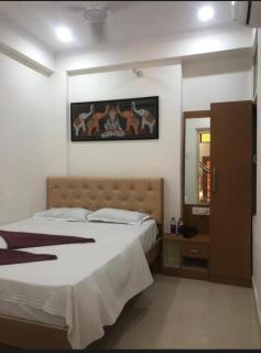 Purple Lotus Hotel - Varanasi - 9