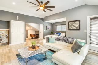The Penthouse in Space City Less Than 1 Mi to Midtown - Houston - 4