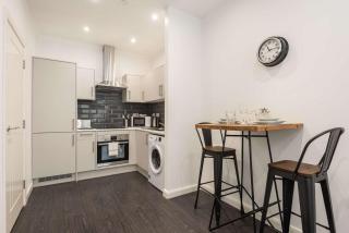 Fantastic 1 Bedroom Apartment in Bradford - Bradford - 9