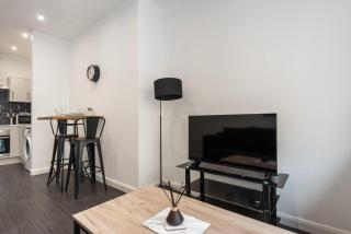 Fantastic 1 Bedroom Apartment in Bradford - 5