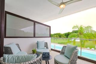 Comfy Retreat Balcony Grill Pool - 0