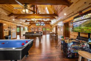 Cha Chas Castle 8BR Sleeps 30 w Pool Jacuzzi - 9