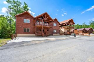 Cha Chas Castle 8BR Sleeps 30 w Pool Jacuzzi - 6