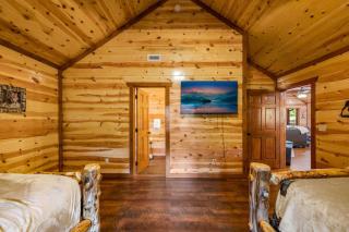 Cha Chas Castle 8BR Sleeps 30 w Pool Jacuzzi - 2