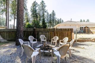 Cozy 3-Bedroom Retreat with Fenced Yard, Games & BBQ- Pet Friendly - 4