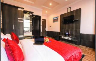 Hotel Holiday Hill, Near Mall Road, Mcleodganj# parking#Restaurant - 1