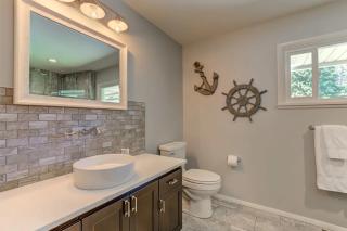 Welk Manor Private Waterfront Retreat on the Spokane River - 3