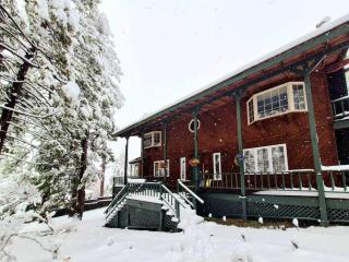 Queen Anne Villa by Bass Lake, 20 min to Yosemite - Oakhurst - 6
