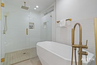 Bold MidMod 4BR 3BA Near SoCo w Private Pet-Friendly Yard and EV by Austin Vacay - 4