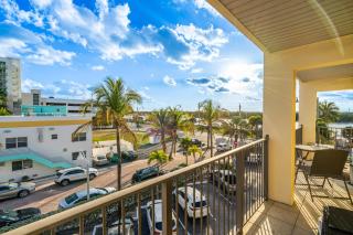 Amazing 1bed on Hollywood Beach Boardwalk W Pool - 0