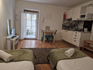 Classic Lisbon Homes: Bright & Central in Belém - 2