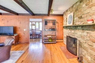 Home in Narragansett with Beach Access! - Saunderstown - 4