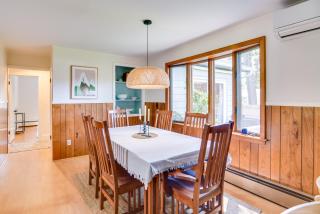 Home in Narragansett with Beach Access! - Saunderstown - 2