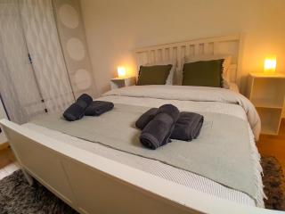 Duplex lumineux, balcon, parking, plein centre - 0