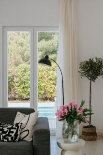 Villa Aurelia by Domus Mirus - Rooftop Cinema & Pool & 6 Minute Walk to Beach - 5