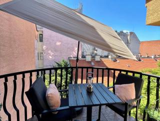 Spacious Soho Gem with Parking - Steps from Sights & Ruin Bars - 9