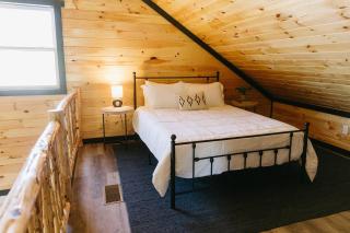 "Valley View Lodge" RRG - Modern Stay w/ Hot-tub - 7
