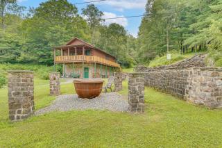 Charming Austin Cabin on 96 Acres of Land! - - 9