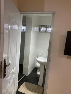 Louis Apartments - Ridge - 4