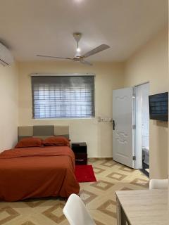 Louis Apartments - Ridge - 8
