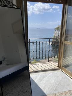 Casa Parthenope, a window on the sea - 6