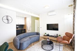 Lonyay Downtown Apartment by FirstHost - 9