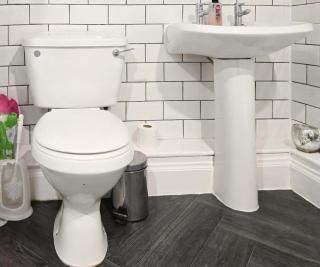 2 Bed Flat - Sleeps 4 - Pets - Parking - Wifi - 7