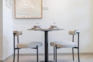 StayShort - Elegant Loft Studio in JVC Sleeps 2 with Rooftop Pool - 3