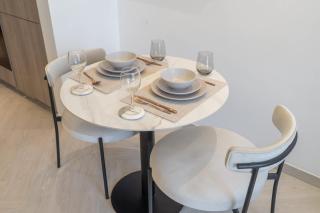 StayShort - Elegant Loft Studio in JVC Sleeps 2 with Rooftop Pool - 2