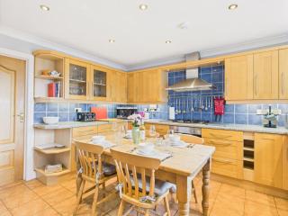 Explore North Cornwall from this Spacious 3‑Bedroom Holiday Home | Moments from the Camel Trail | Near Showground | Walk to Wadebridge Eateries | Easy Access to Padstow, Rock & the Coast | Free Parking - 3