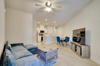 Pool Access, 1 Mi to Shops and Eats Crowley Rental - 0