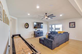 2 Mi to Windsor Beach! Updated, Sleek Family Home - 7