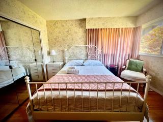 Spacious place Close to UBC -1 - 1