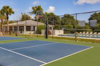Naples Home Near 5th Ave South, Beaches and Zoo - 7