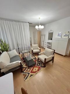 Spacious condo near city center - Koliba - 0
