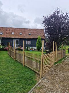 Cosy cottage at rustic escapes - 0