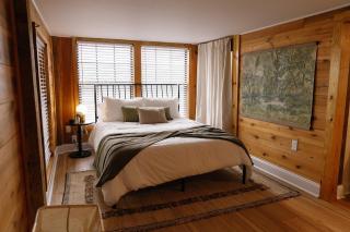 "Black Hawk" - The Overlook LUX Cabin - RRG - 7