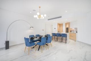 StayShort - Peaceful 2 Bedroom with Beautiful Full Palm Waters Views - 3