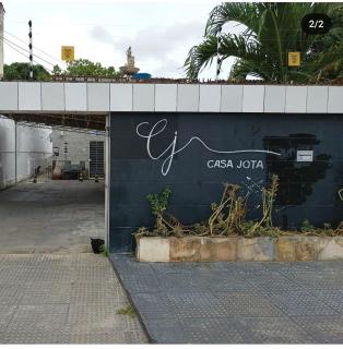 Espaço individual com sofá-cama rede mesa de jantar poltronas Ar Banheiro compartilhado - 0