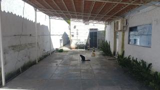 Espaço individual com sofá-cama rede mesa de jantar poltronas Ar Banheiro compartilhado - 2