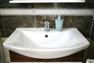 Stefea Apartment - Spacious 68 m - 5 Min Walk to Center - Free Parking - 4