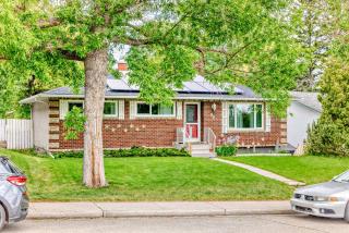 Transit-friendly, Cozy Retreat in the Southeast - Calgary - 0