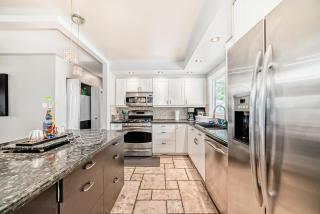 Transit-friendly, Cozy Retreat in the Southeast - Calgary - 2
