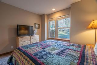 RR-Hideaway_Down_Cyn 105 - June Lake - 4