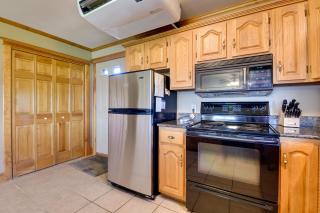 Pool Access Waterfront Lake Memphremagog Condo! - 1