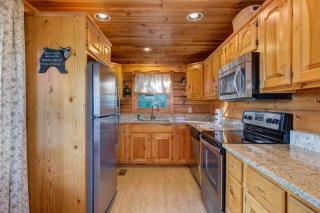 Beverly's Bearadise (4) - Sevierville - 9