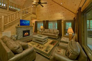 Adventure Lodge - Pigeon Forge - 4