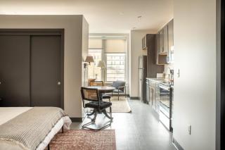 Deer District Studio Apt JC2 - One Block from Fiserv and Baird - 1