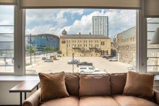 Deer District Studio Apt JC2 - One Block from Fiserv and Baird - 9